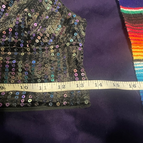 Beautiful sequin crop top, perfect for the Holidays! - Picture 6 of 6